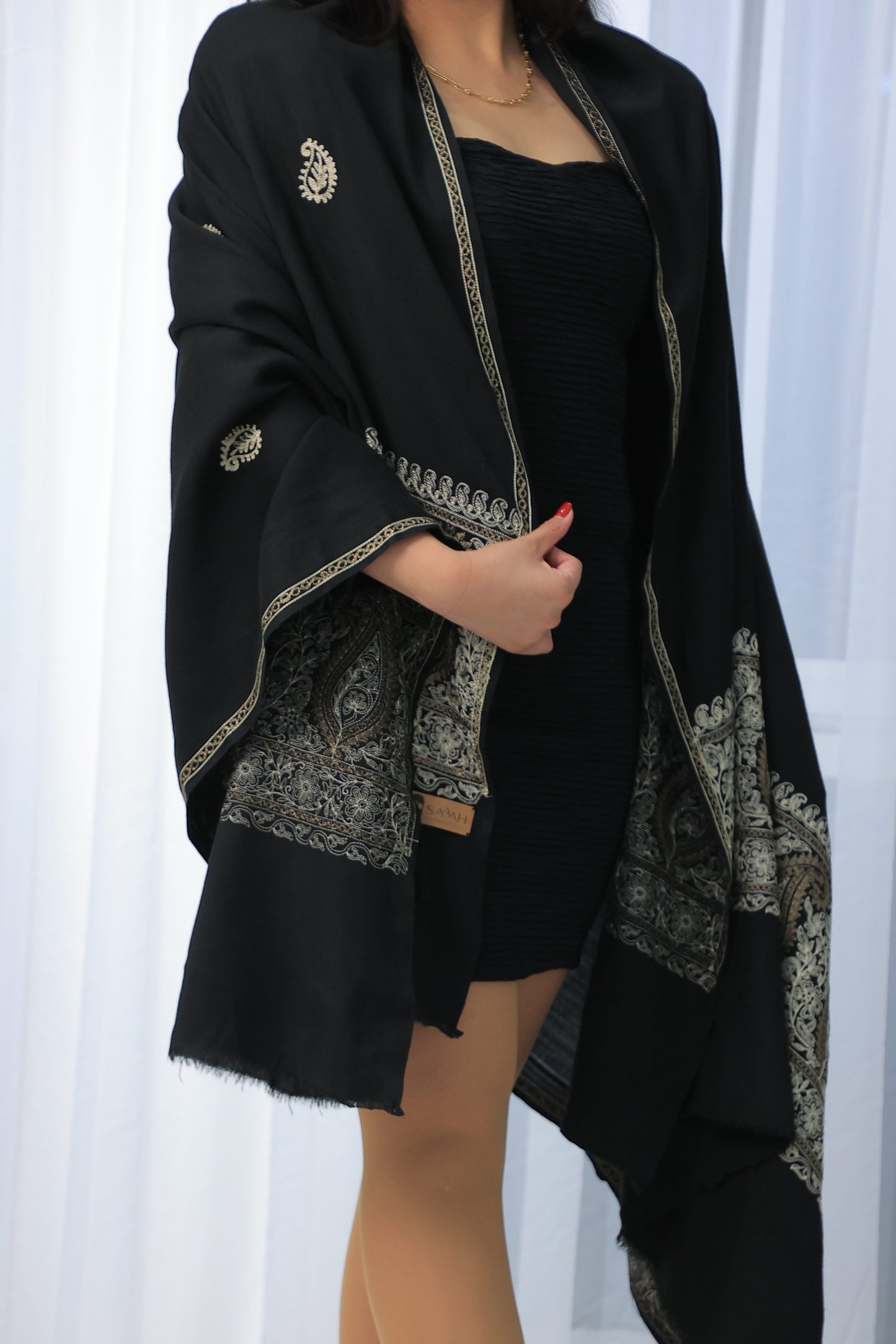 NEW Pure Elegant Luxury Beautiful Winter Shawl Shaal Classy Floral Prestigious Patterns Accessories Expensive Rare One of A Kind Black paisley golden gold embroidery