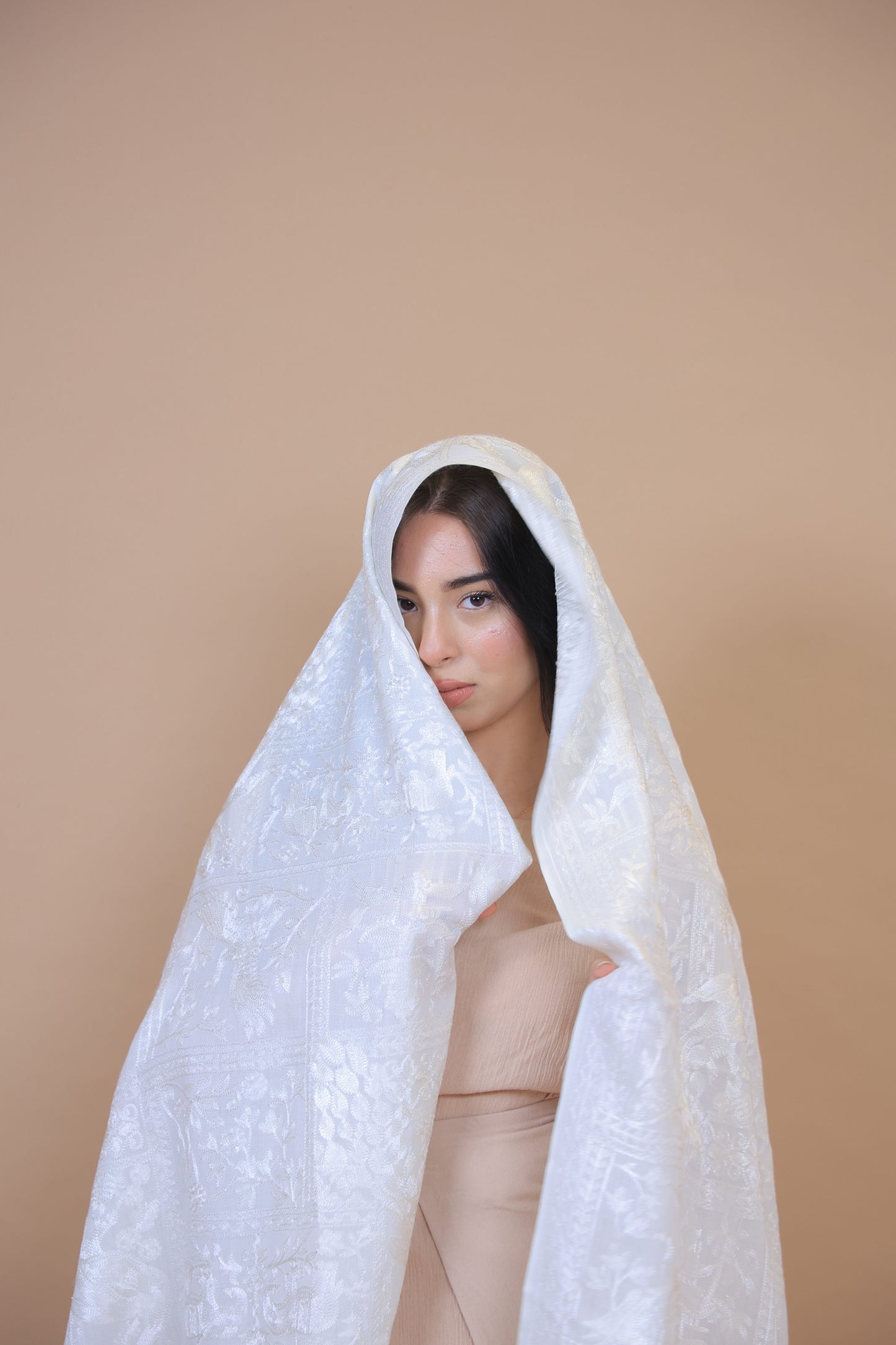 NEW Elegant Luxury Cashmere Beautiful White Pearl Peacock Shawl Shaal Kuwait