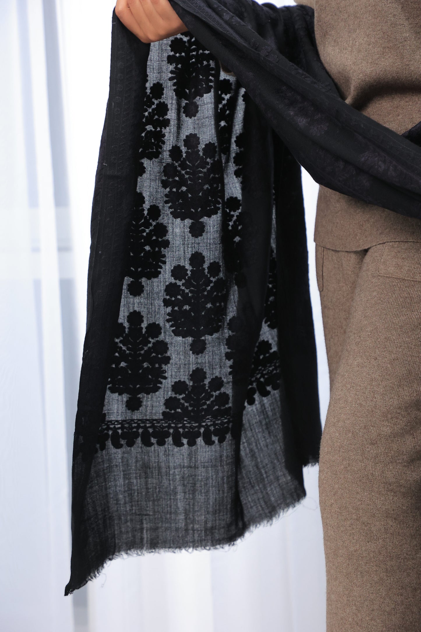 NEW Pure Black Noir Flower Elegant Luxury Beautiful Winter Shawl Shaal Classy Circle Prestigious Patterns Accessories One of A KInd