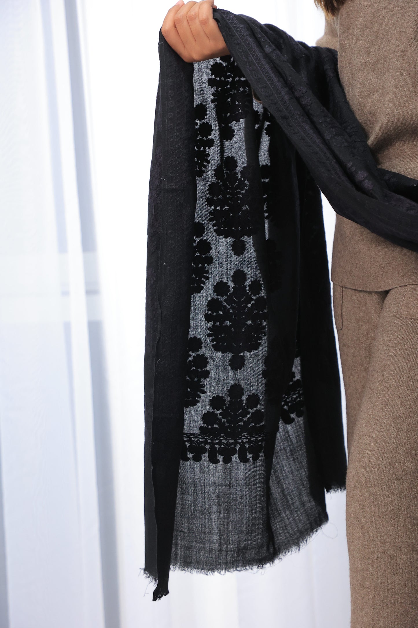 NEW Pure Black Noir Flower Elegant Luxury Beautiful Winter Shawl Shaal Classy Circle Prestigious Patterns Accessories One of A KInd