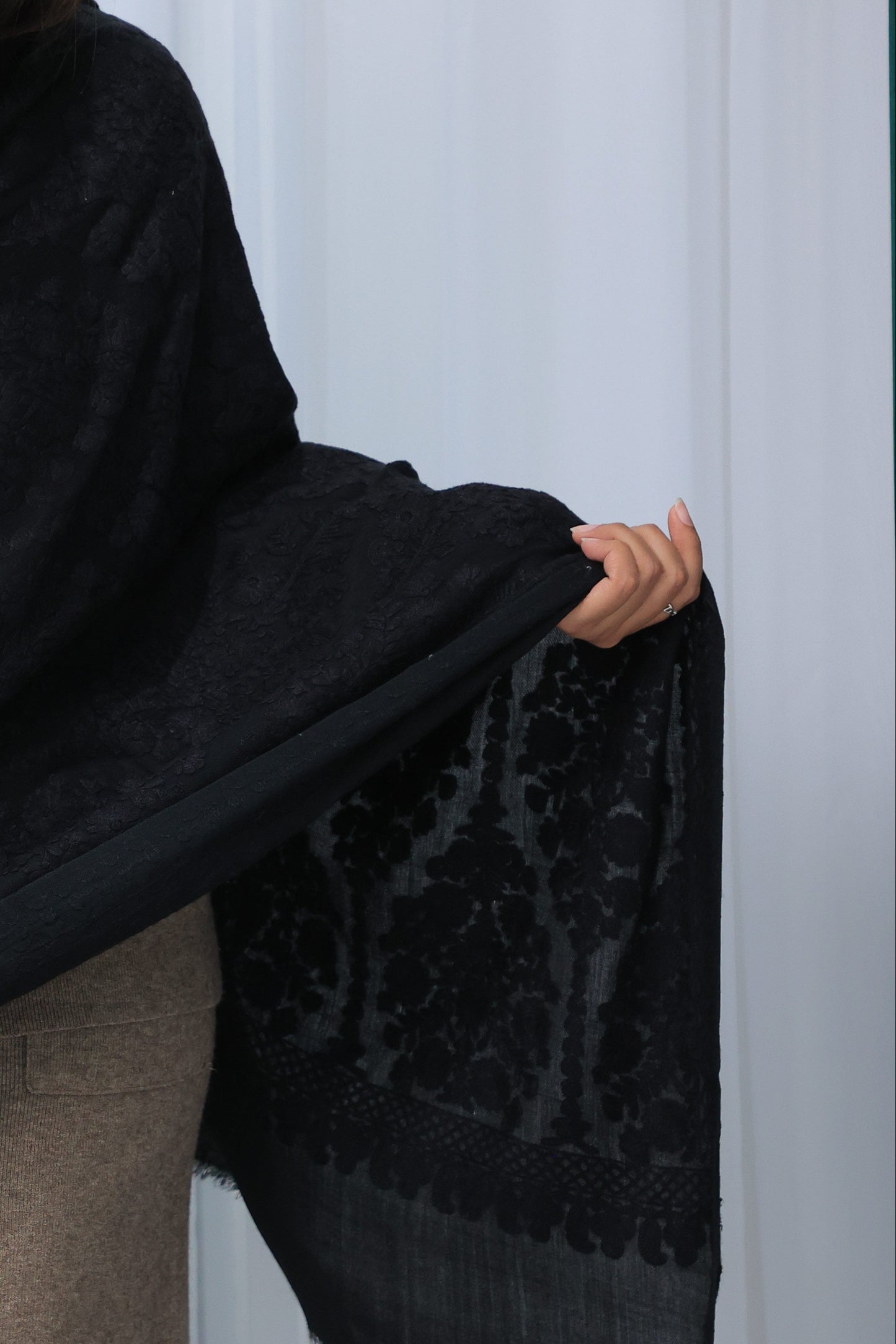 NEW Pure Black Noir Flower Elegant Luxury Beautiful Winter Shawl Shaal Classy Circle Prestigious Patterns Accessories One of A KInd