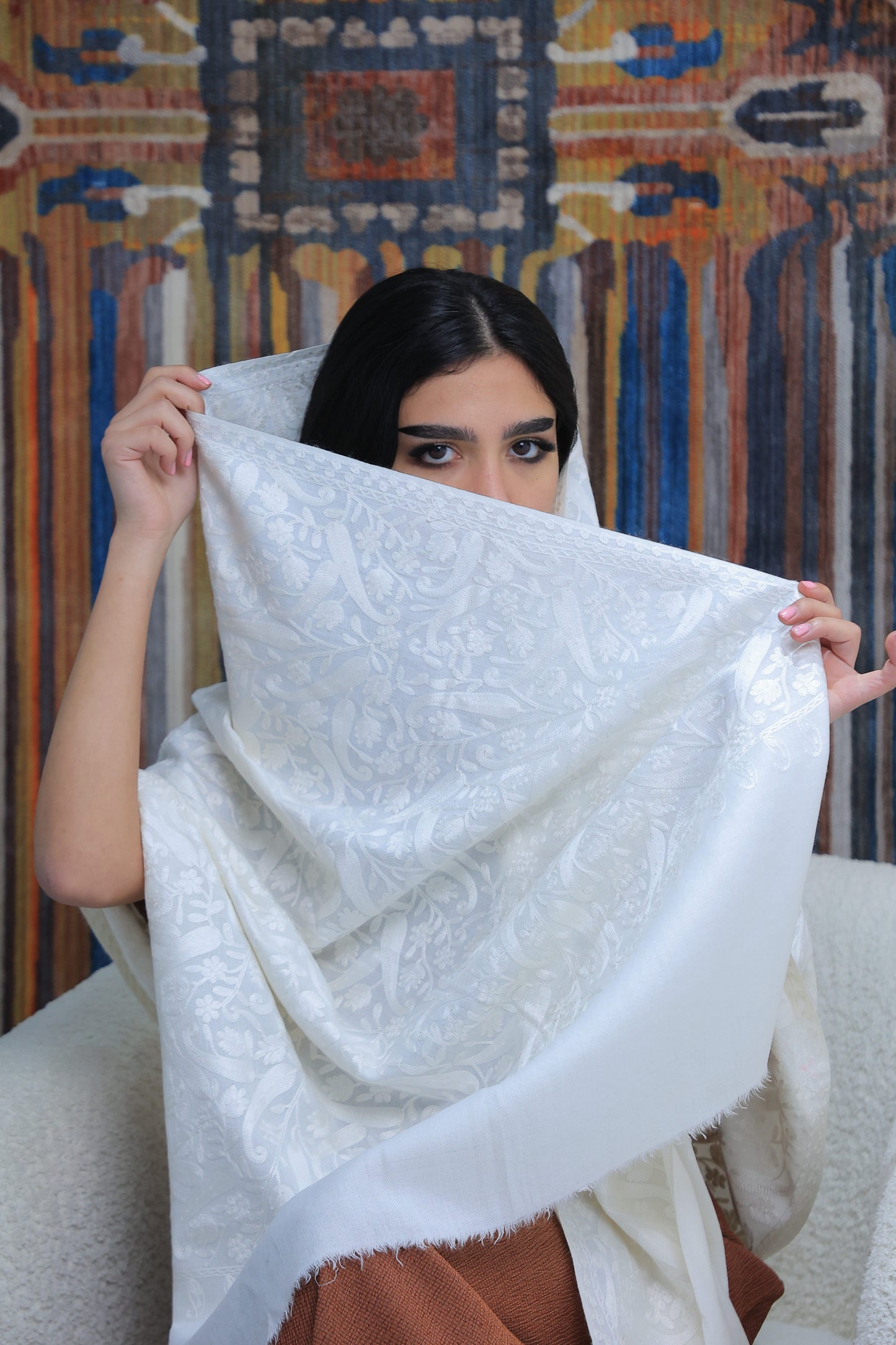 NEW Pure White Clean Elegant Luxury Beautiful Winter Shawl Shaal Classy Circle Prestigious Damask Patterns Accessories Floral Flower Bouquet Gift One of A Kind Design Rare Unique
