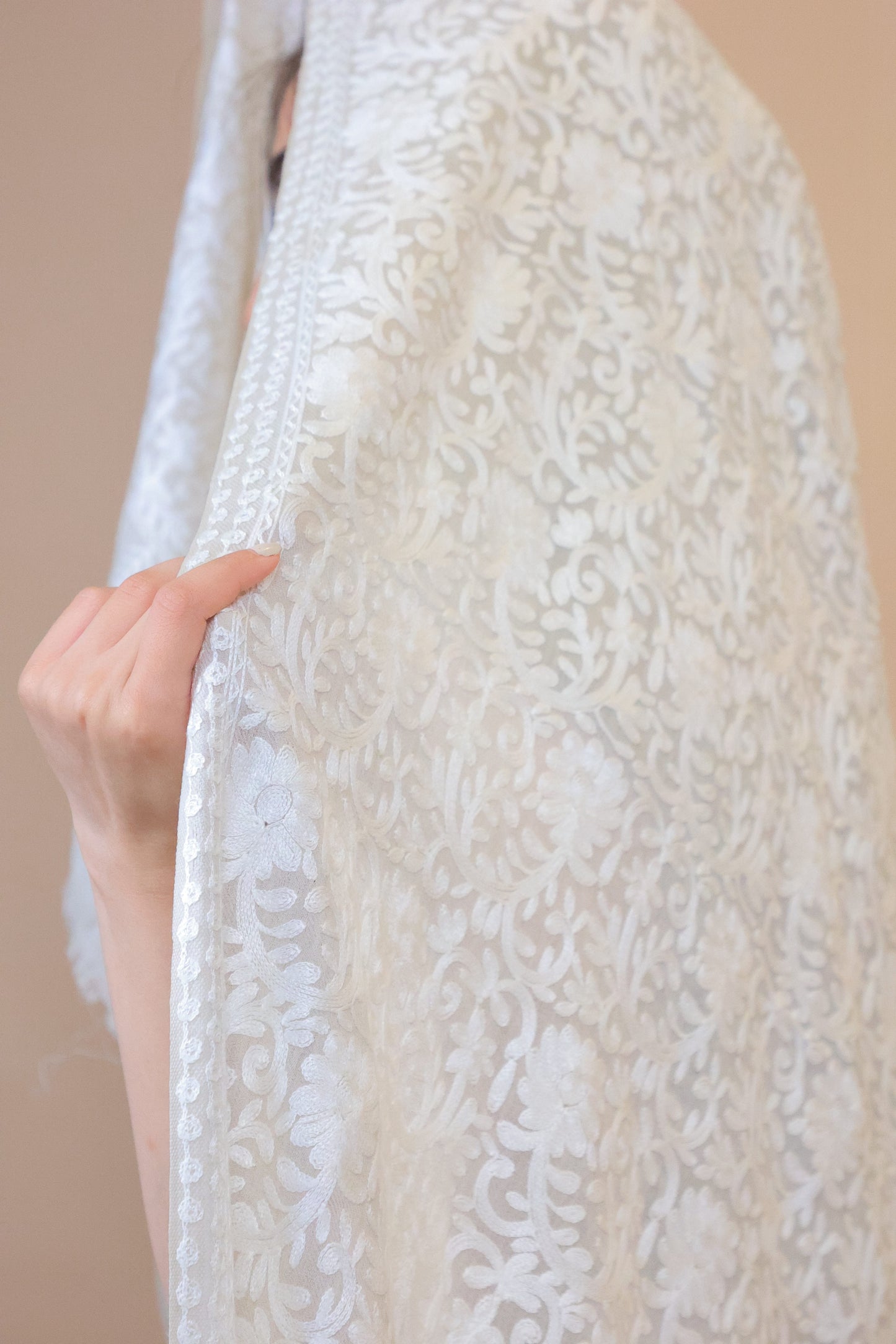 NEW Pure White Beige Brown Elegant Luxury Beautiful Winter Shawl Shaal Classy Circle Prestigious Floral Patterns Accessories