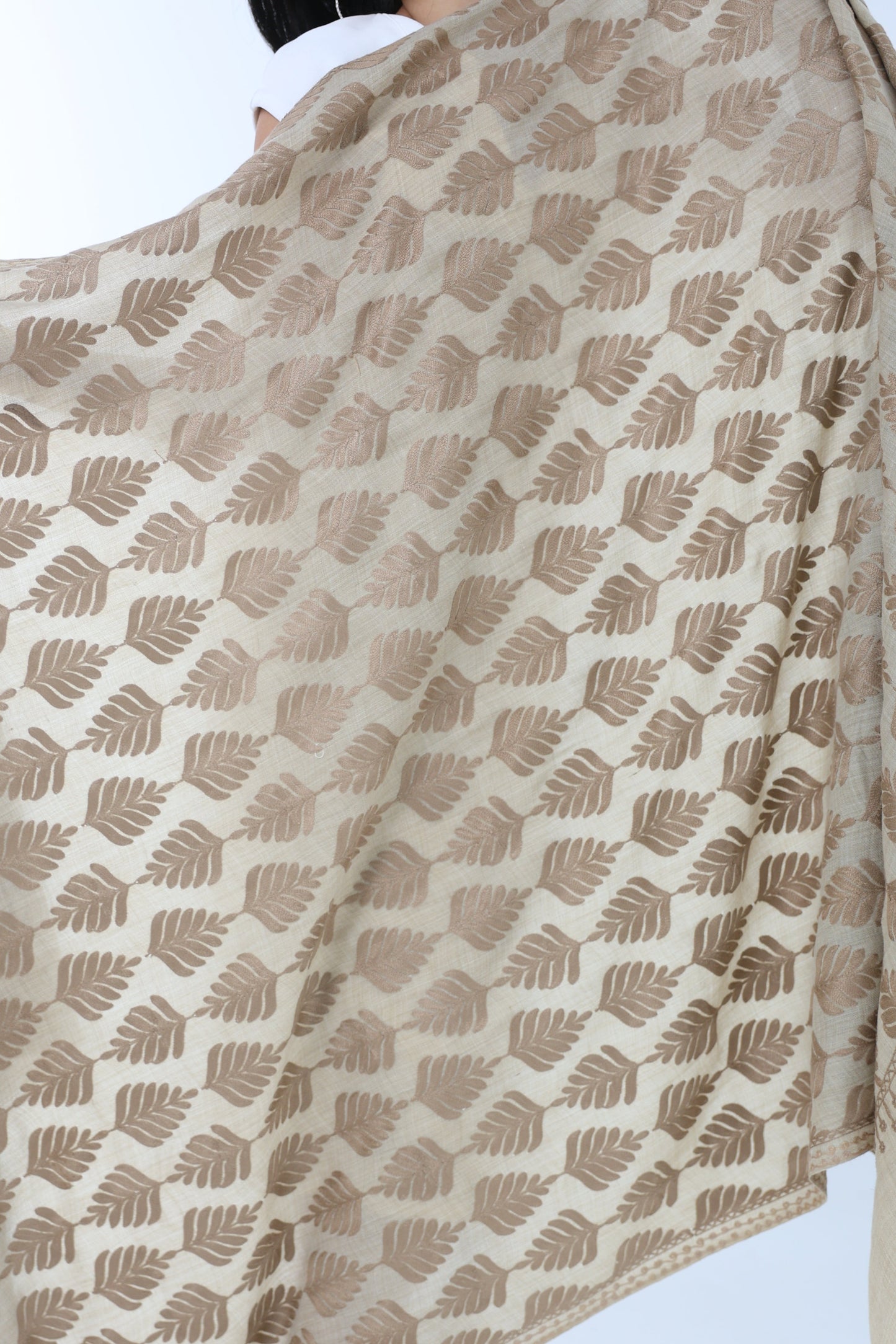 NEW Pure Elegant Luxury Beautiful Winter Shawl Shaal Classy Floral flora leaves laurel Prestigious Damask branch nature Patterns Accessories one of a kind brown white beige gold golden
