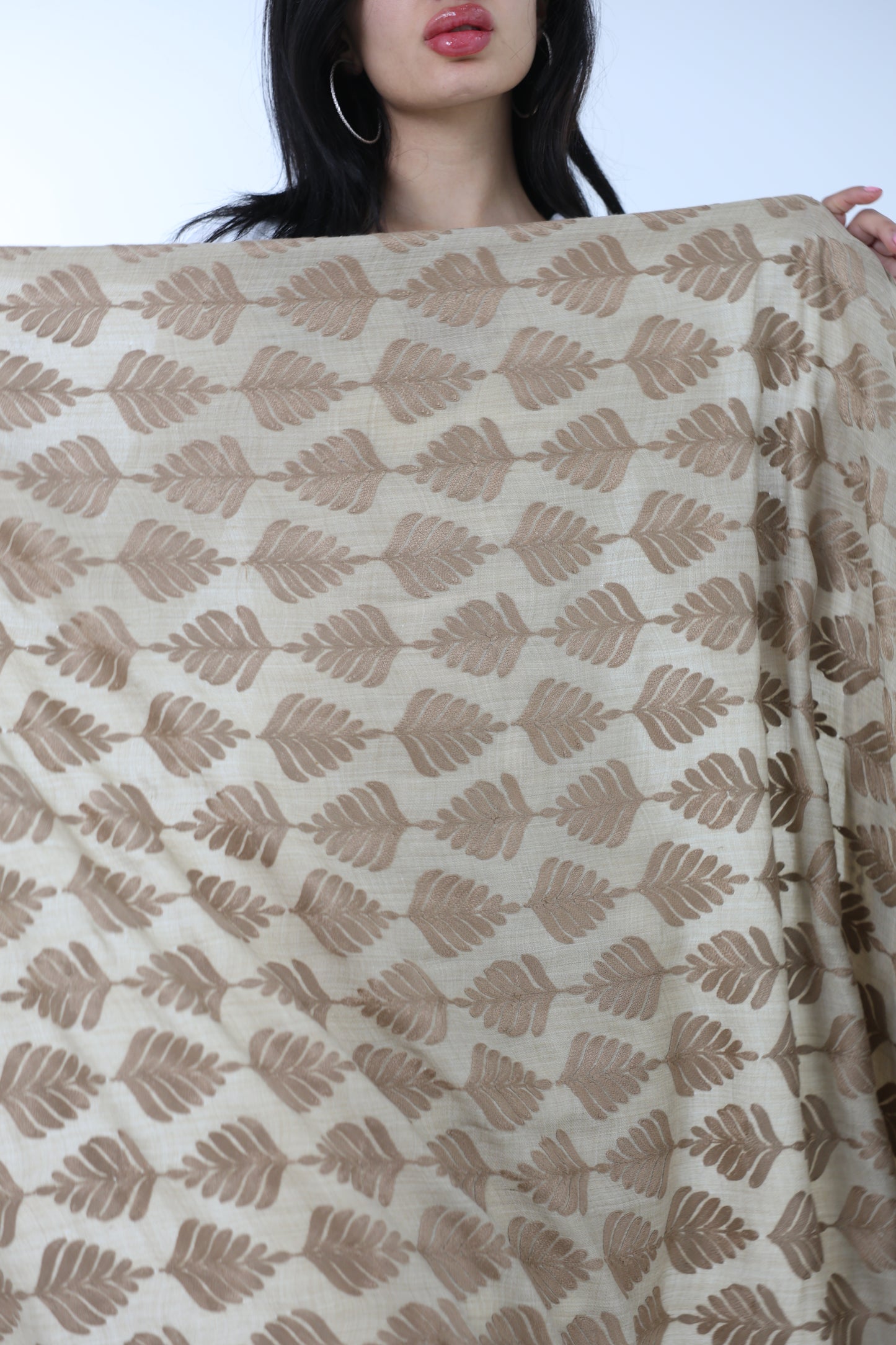 NEW Pure Elegant Luxury Beautiful Winter Shawl Shaal Classy Floral flora leaves laurel Prestigious Damask branch nature Patterns Accessories one of a kind brown white beige gold golden