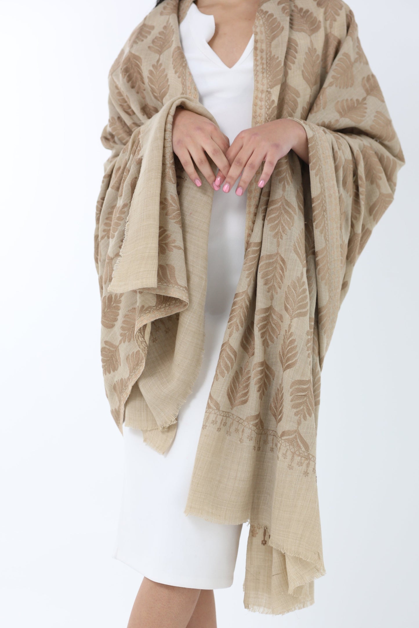 NEW Pure Elegant Luxury Beautiful Winter Shawl Shaal Classy Floral flora leaves laurel Prestigious Damask branch nature Patterns Accessories one of a kind brown white beige gold golden