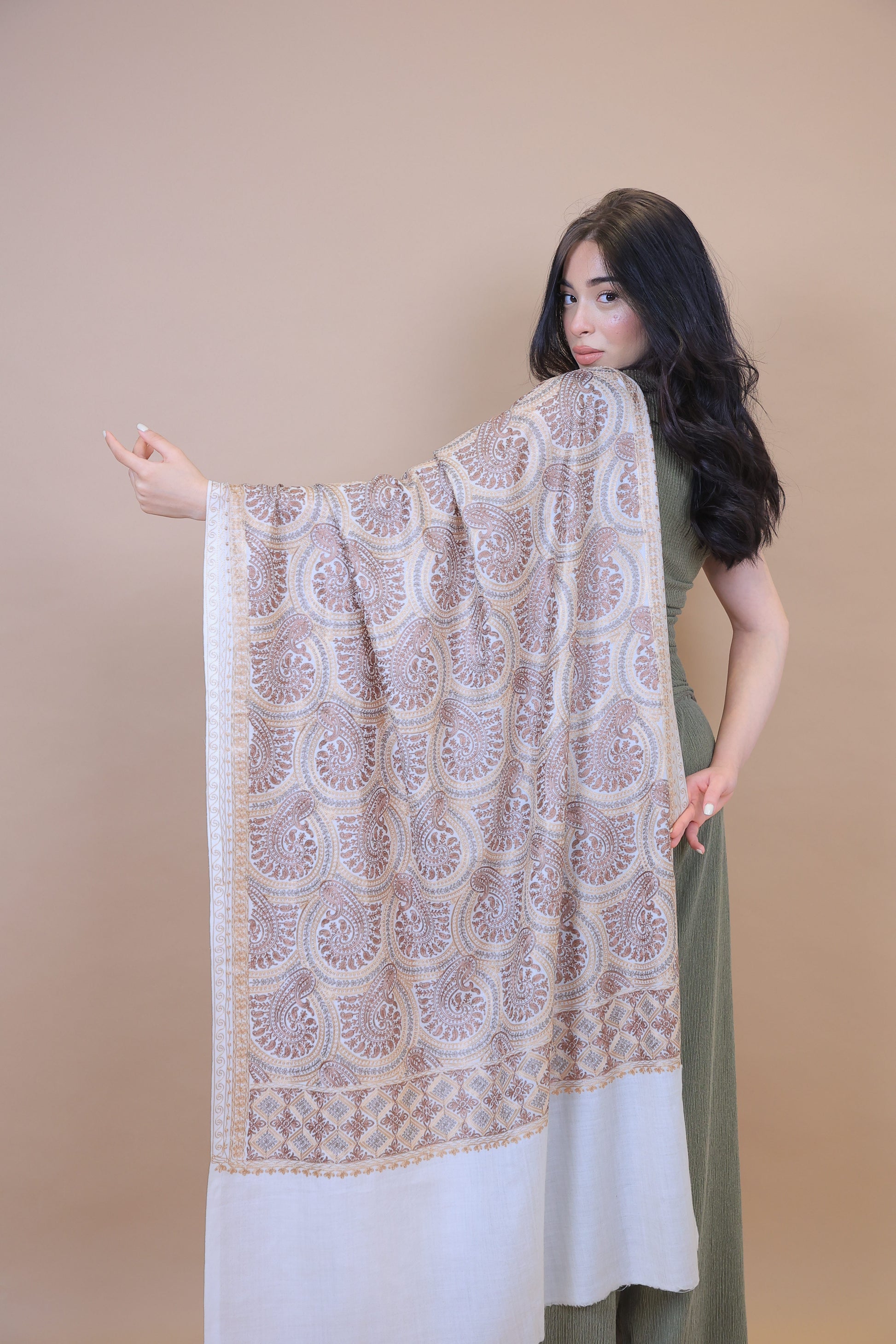 NEW Pure Satoosh Elegant Luxury Beautiful Winter Shawl Shaal Classy Circle Prestigious Damask paisley Patterns Accessories one of a kind brown white