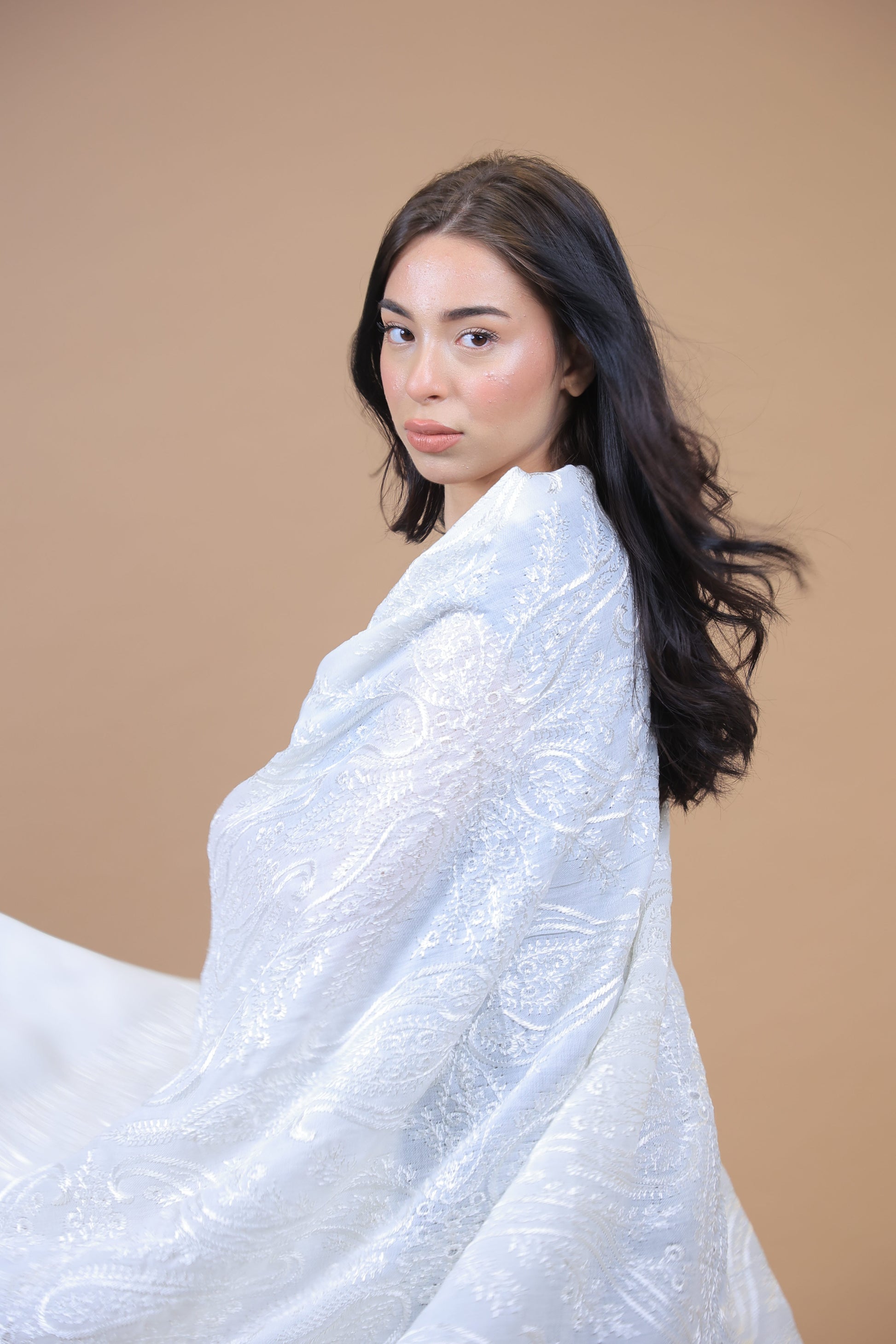 NEW Pure White Clean Elegant Luxury Beautiful Winter Shawl Shaal Classy Prestigious Damask Paisley Patterns Accessories