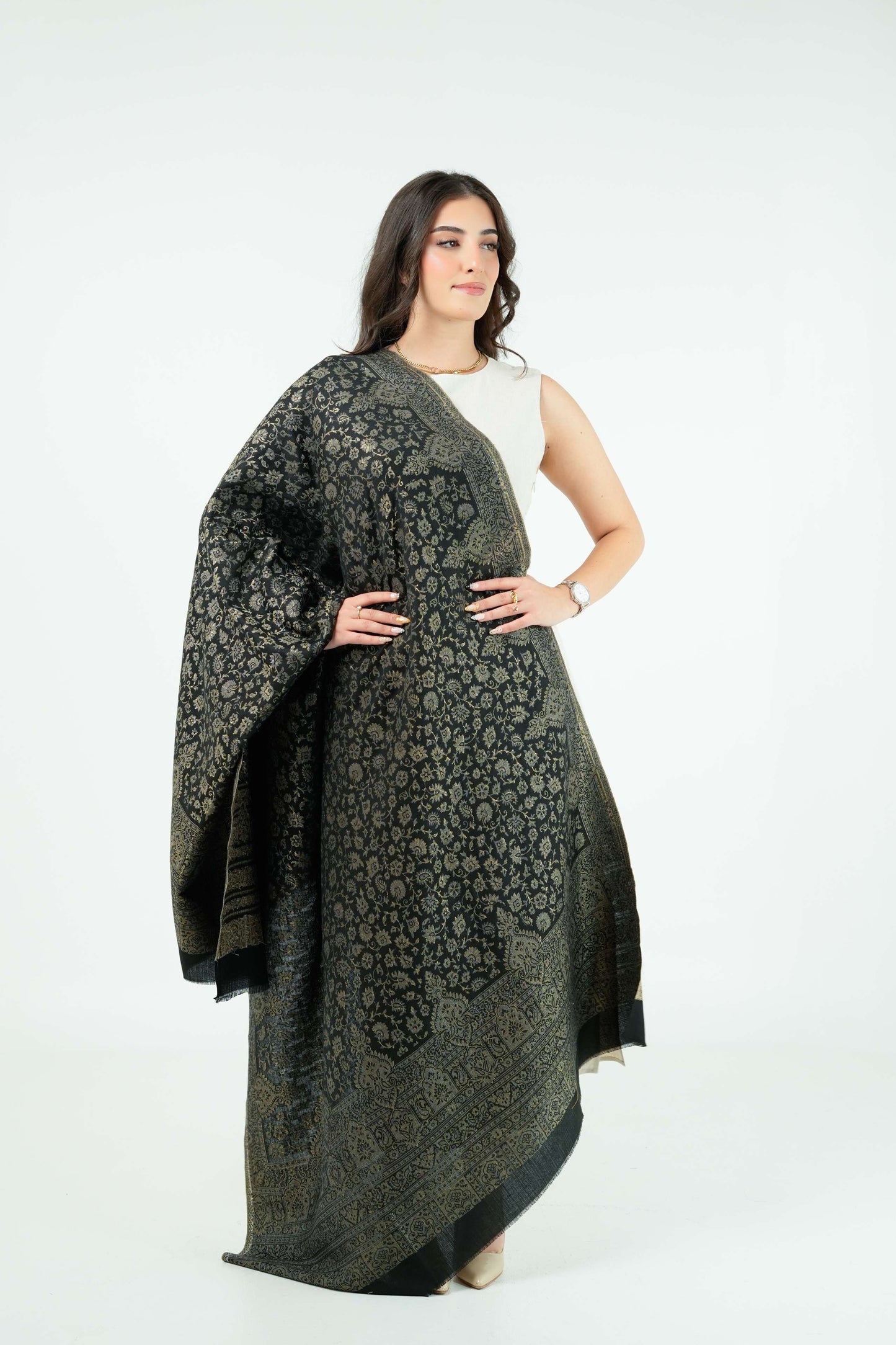 غولدن فلورا  (كاني ساتوش) 