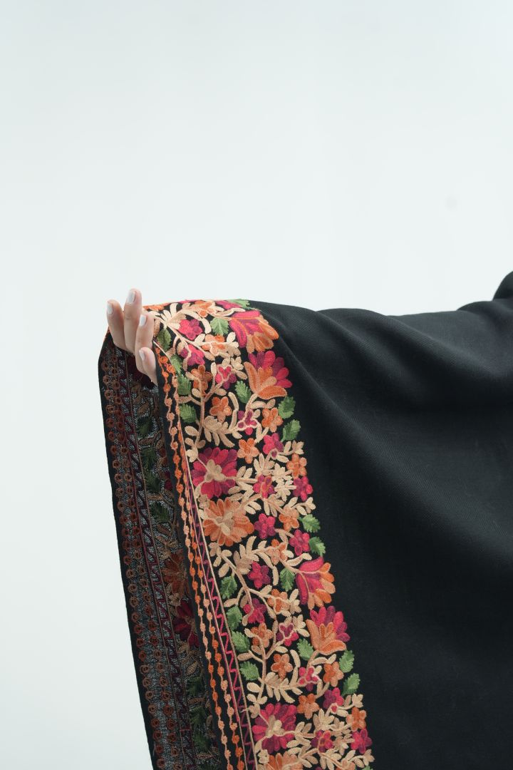 بلوم نوار (٢)  